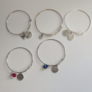 Tupperware Silver Tone Charm Bangle Bracelets